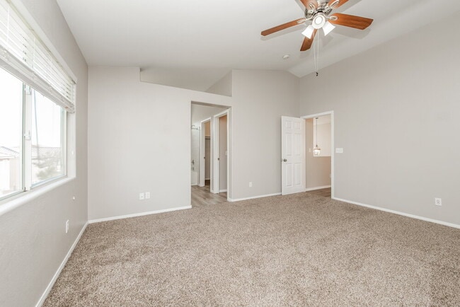 Building Photo - 9476 Plover Falls Ave