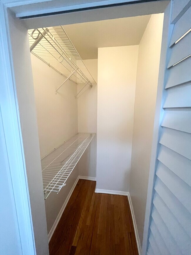 Building Photo - 950 N Kildare Ave