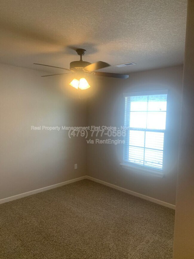 Building Photo - 1630 Abbey Ln