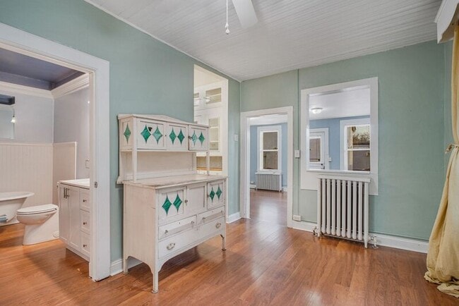 Building Photo - 1109 Caroline St