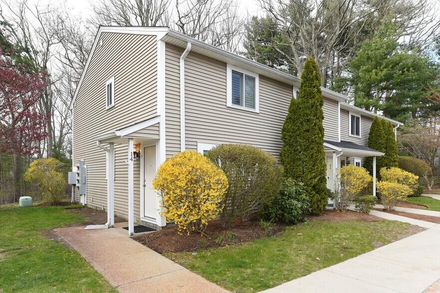 Building Photo - 14 Silver Hill Ln