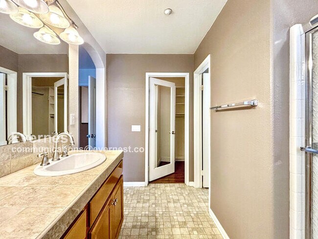Building Photo - 10435 Whitcomb Way