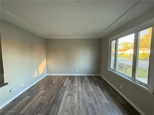 Building Photo - 4468 E 156th St