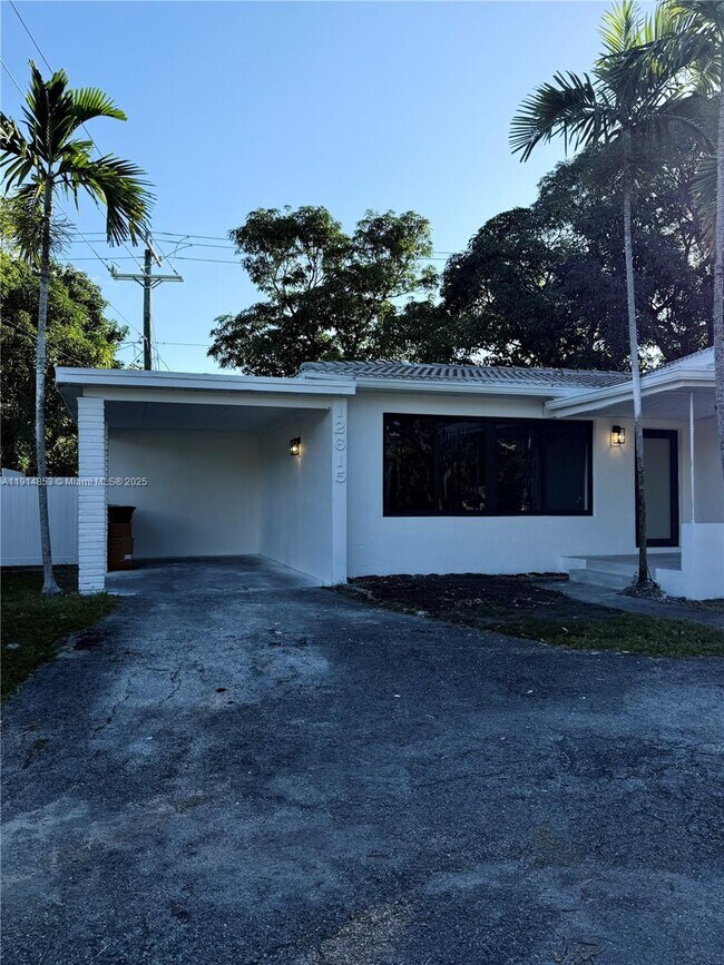 Building Photo - 12615 N Miami Ave