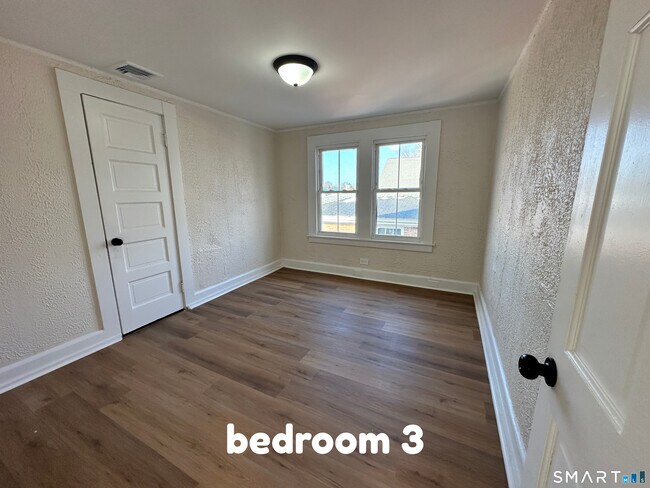 Building Photo - 21 Williams St