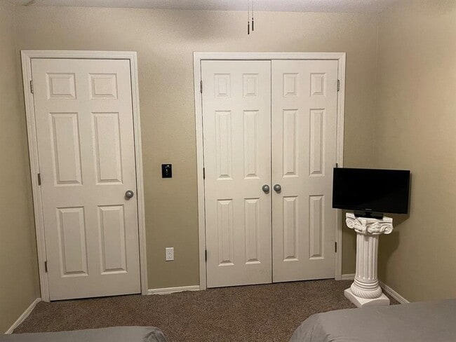 Building Photo - 10413 NW 45th St