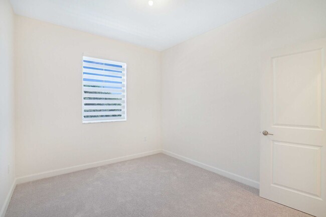 Building Photo - Brand new Townhome 3/2.5  Maximum 2 Cars