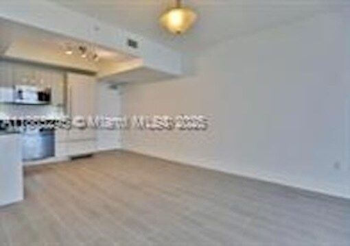 Building Photo - 1010 Brickell Ave