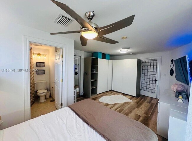 Building Photo - 407 SW 5th St