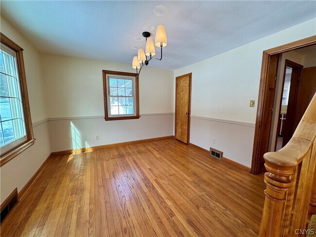 Building Photo - 5291 Abbe Dr