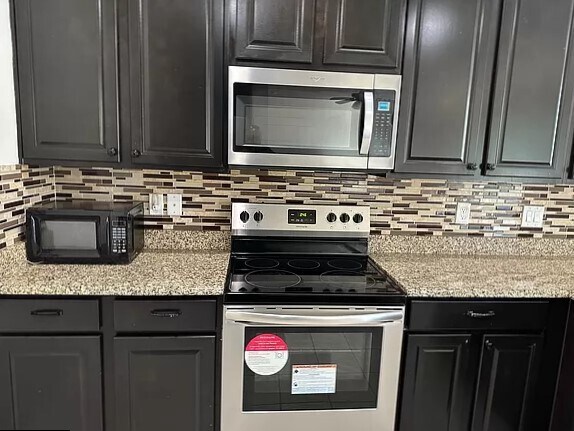 Building Photo - 14020 Corrine Cir