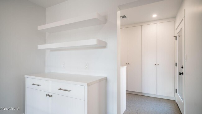 Building Photo - 6833 N 18th St