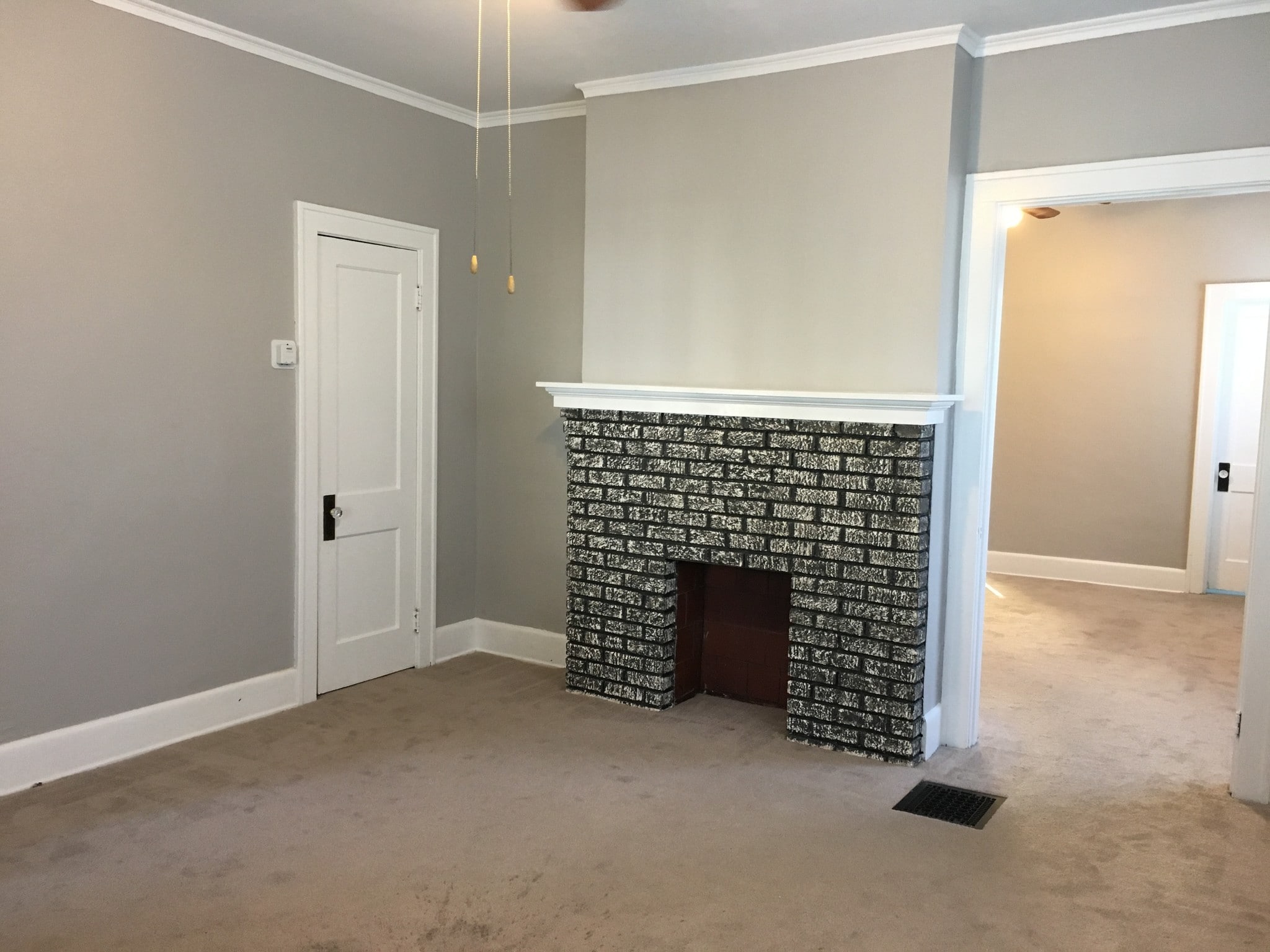 Living room - 3945 Lindley Ave