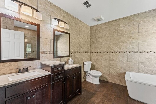 Building Photo - 5605 Martin Grove Dr NW
