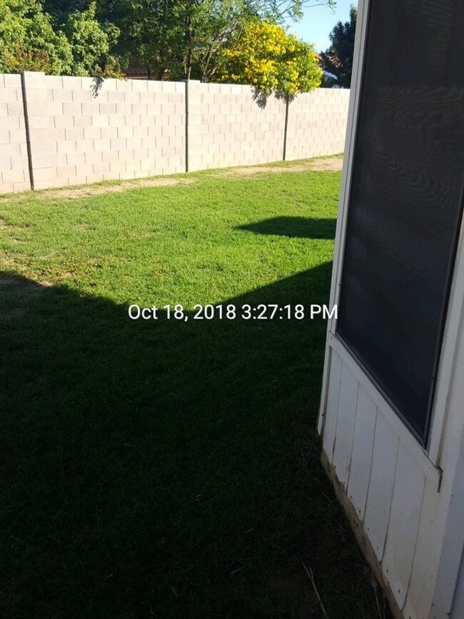 Building Photo - Nice 3 bedroom, 2 bath home in great Chand...