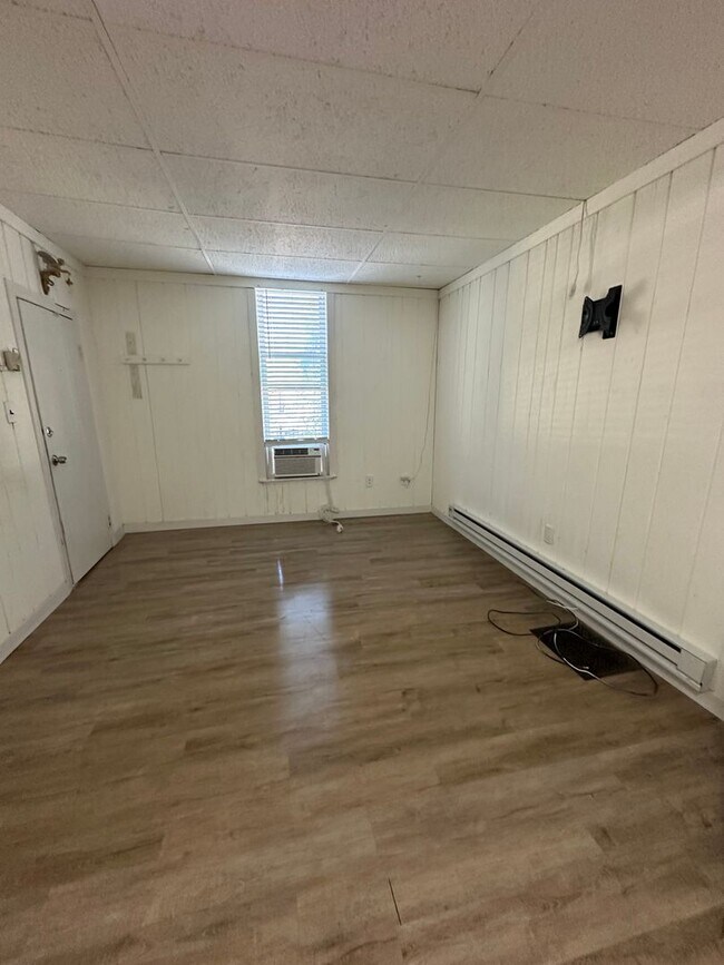 Building Photo - 2422 W Vermijo Ave