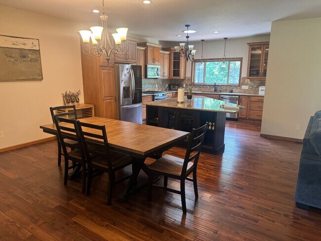Building Photo - 2529 Bass Dr