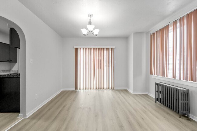 Building Photo - Renovated 3 bedroom home available NOW!