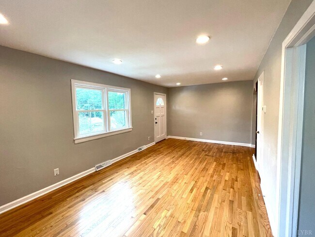 Building Photo - 4607 Fairmont Ave