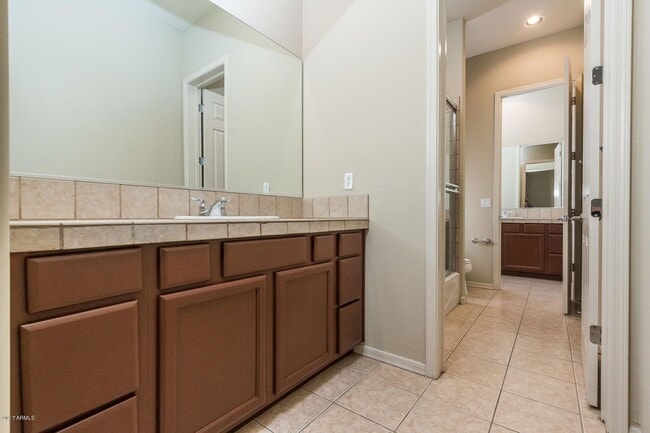 Building Photo - Beautiful Palm Valley Golf Course Home with Casita