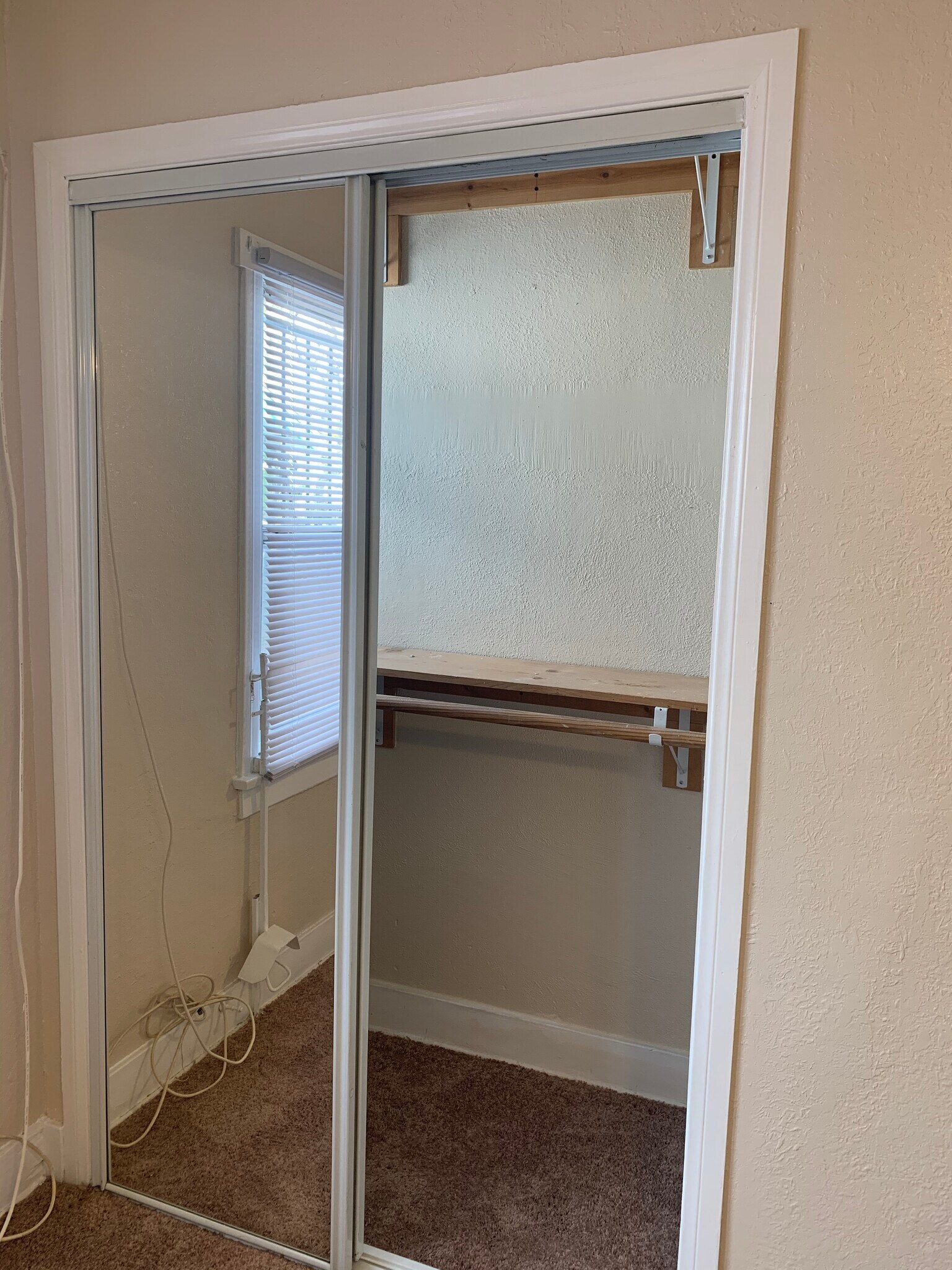 Building Photo - 342 E 84th St