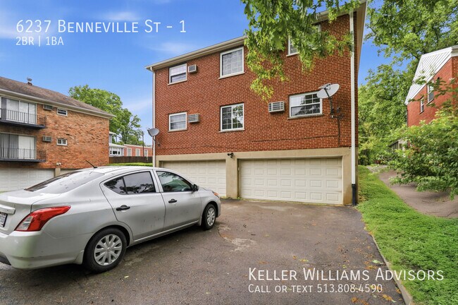 Building Photo - 6237 Benneville St