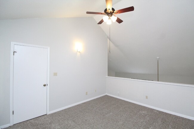 Building Photo - Brookside Townhome with Downstairs Bedroom, Updated Kitchen, and Access to Pool & Tennis