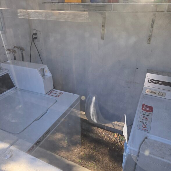 Building Photo - 2613 Andover Ave