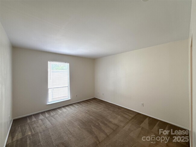 Building Photo - 1605 Merry Oaks Rd