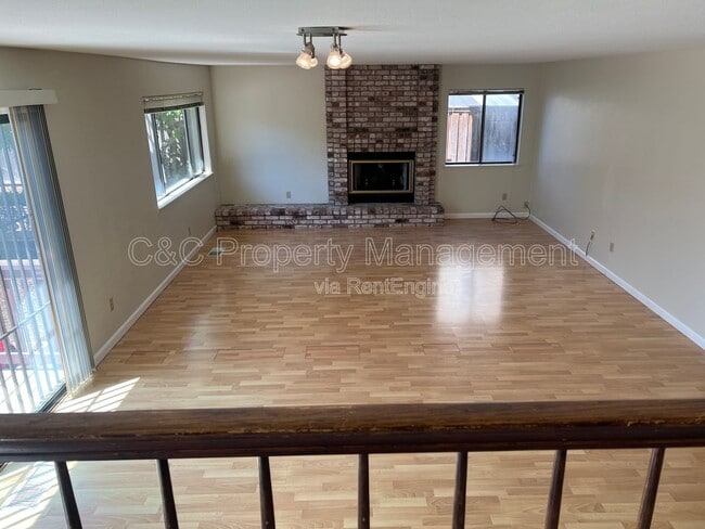 Building Photo - 293 Saybrook Way