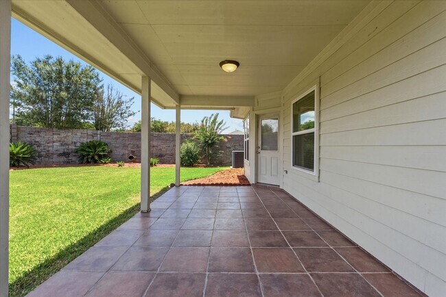 Building Photo - 202 Pebble Walk Ln