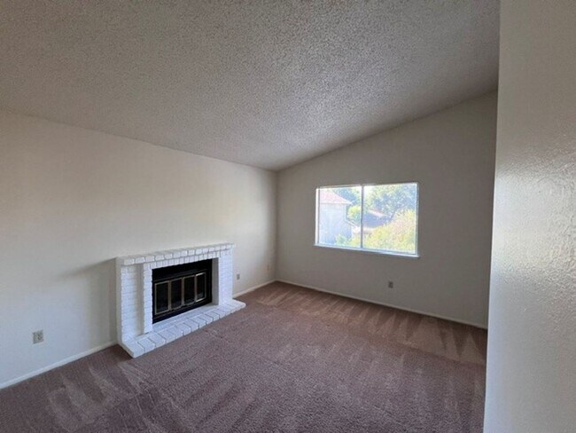 Building Photo - Nice pocket home with two fireplaces. Gardening service is included.