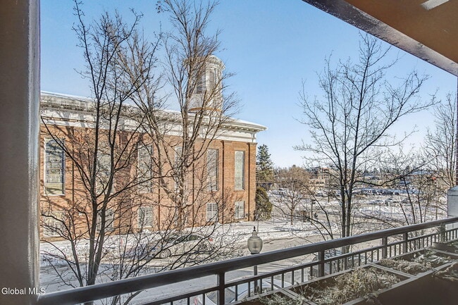 Building Photo - 87 Railroad Pl