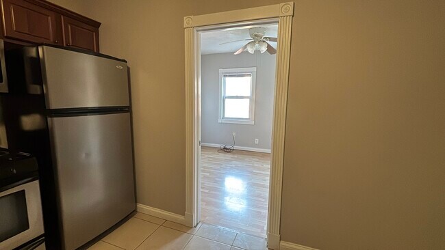 Building Photo - 12010 Paul Ave