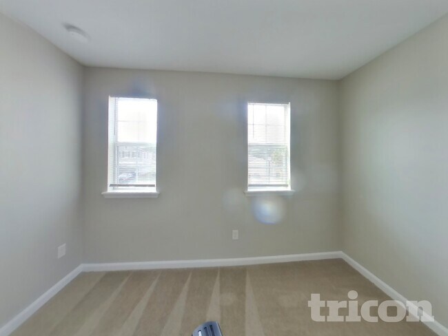 Building Photo - 12034 Alexandra Dr