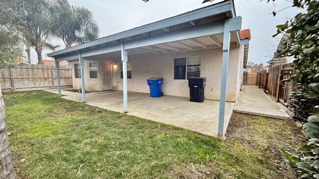 Building Photo - 945 Don Medico Dr