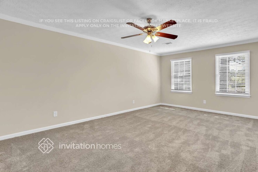 Building Photo - 4011 Colonial Dr SW
