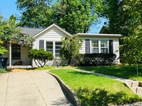 Building Photo - 2 bedroom 1 Bathroom Home Available July 7...