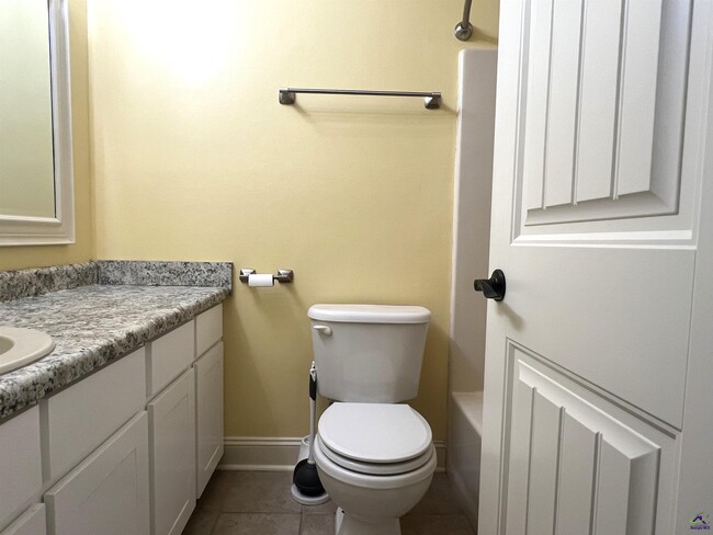 Building Photo - 108 Turtle Dove Ct