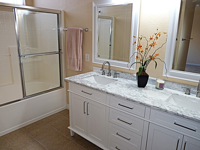 Building Photo - 81 Dow Jones St