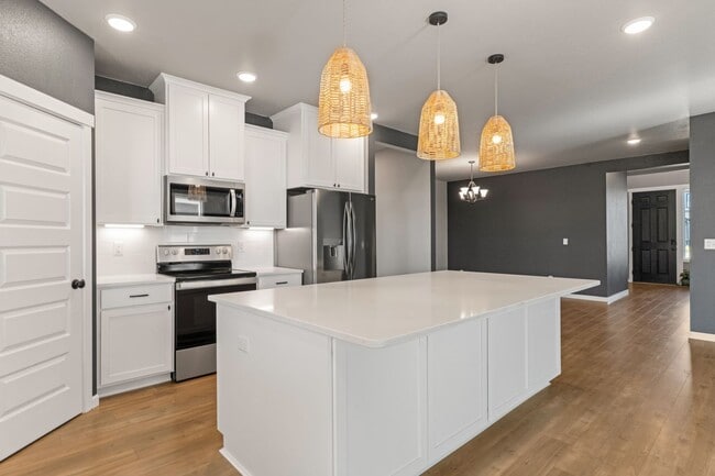 Building Photo - For Rent – Beautiful 3 Bedroom, 2 Bathroom...