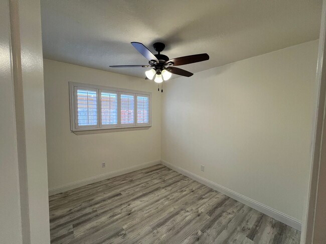 Building Photo - 5753 Mohican Dr