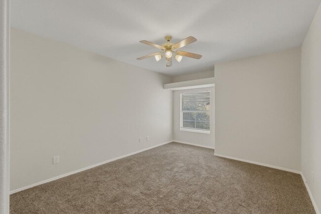 Building Photo - 6800 Dorita Ave