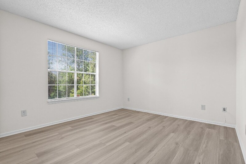 Building Photo - 1125 Crystal Way