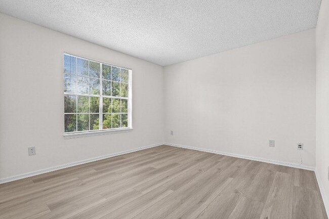 Building Photo - 1125 Crystal Way