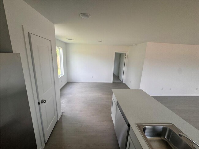 Building Photo - 25668 Rose Creek Dr