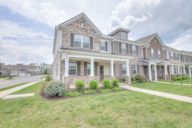 Building Photo - 531 Swanholme Dr