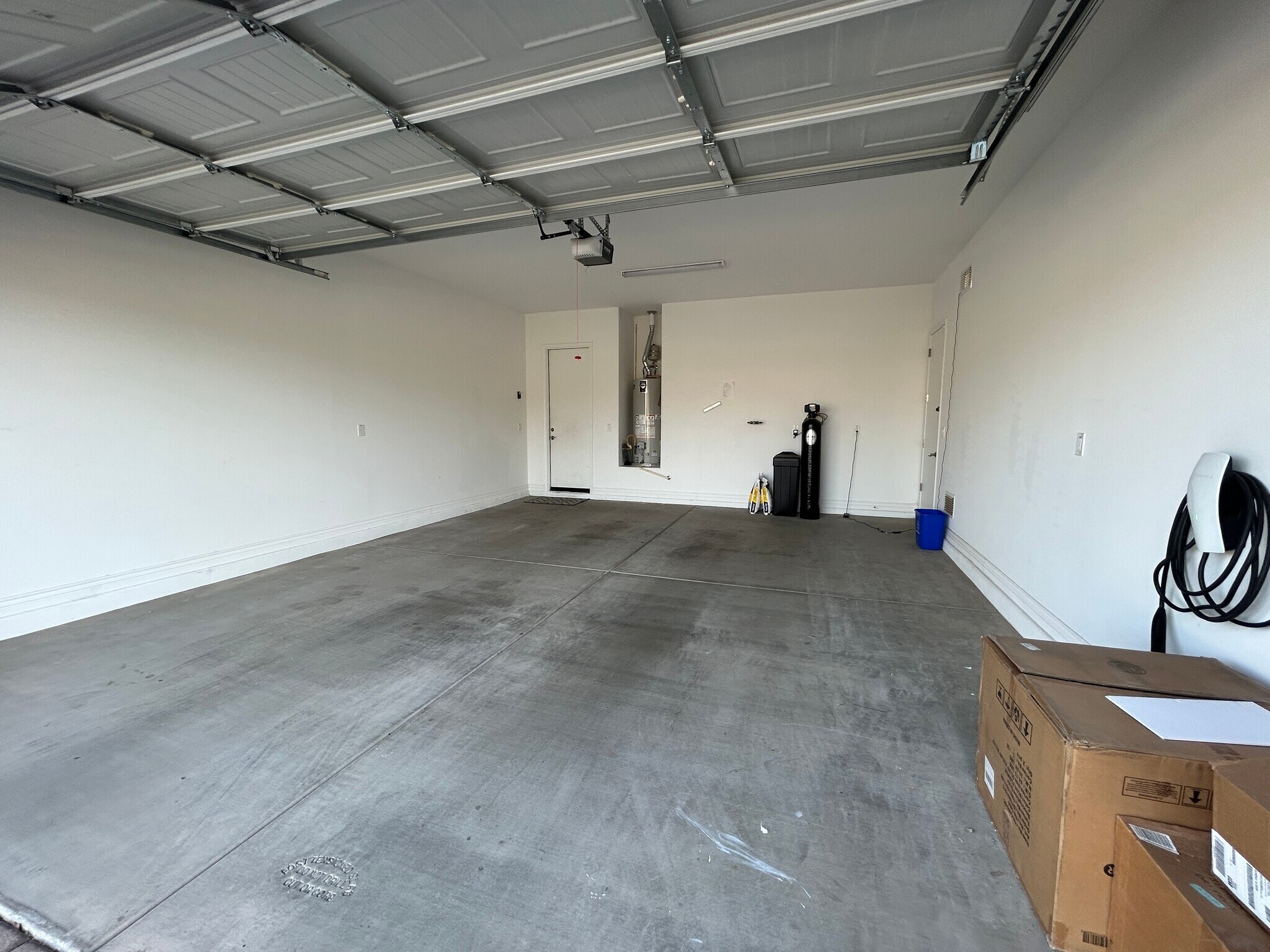 Building Photo - 8731 W Wagon Wheel Dr