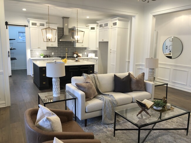Building Photo - 7158 Sawgrass Dr
