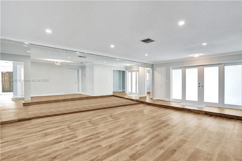 Building Photo - 2031 NE 62nd St